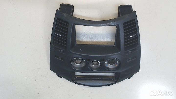 Рамка под магнитолу Mitsubishi Grandis, 2007