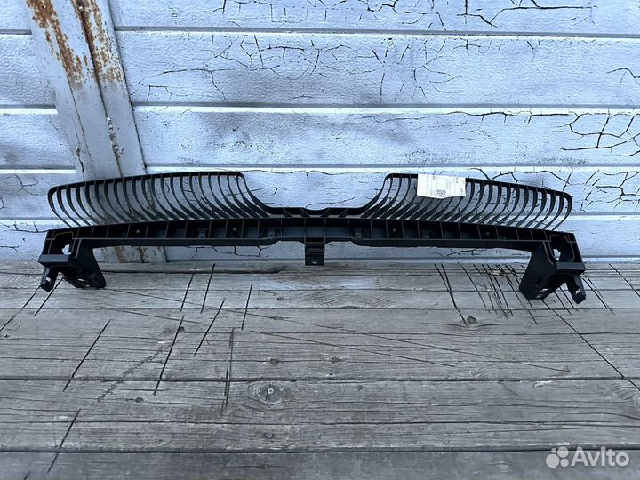 Кронштейн балка переднего бампера Tiguan II