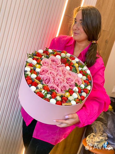 Нежная коробочка с розами в виде сердца