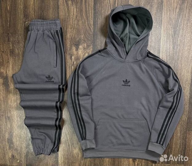 Спортивный костюм Adidas