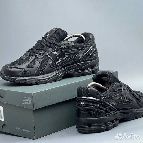 Черные New Balance 1906