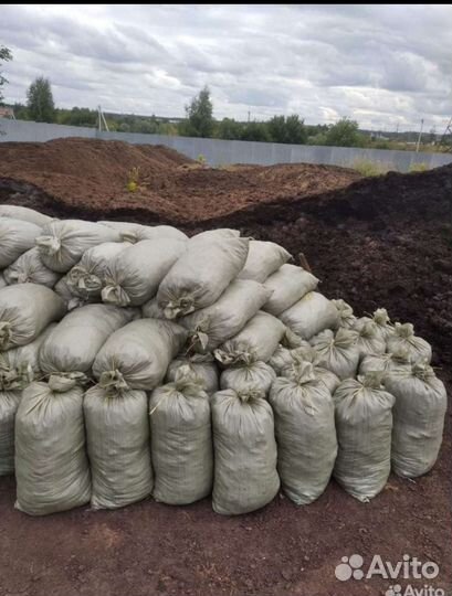 Чернозем в мешках навоз перегной