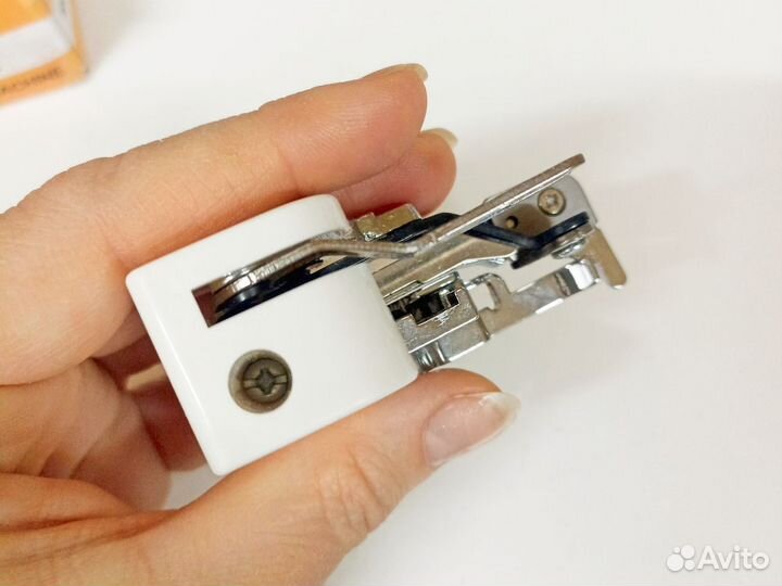 Оверлок лапка для обработки краёв изделий