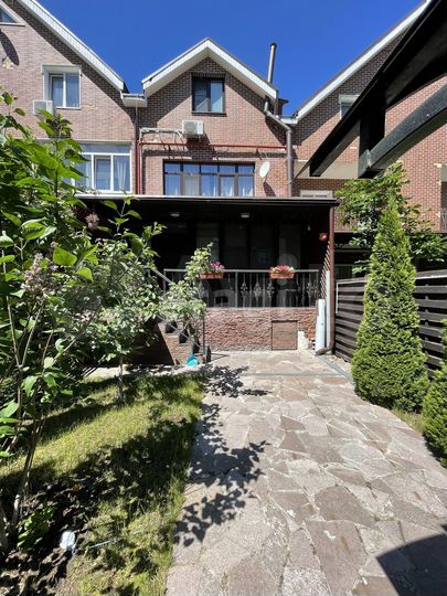 Таунхаус 280 м² на участке 2 сот.