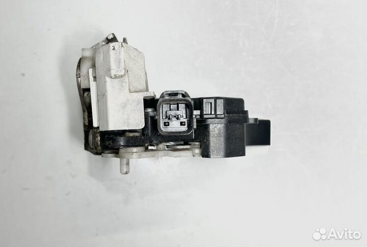 Замок задней правой двери Mitsubishi Outlander XL