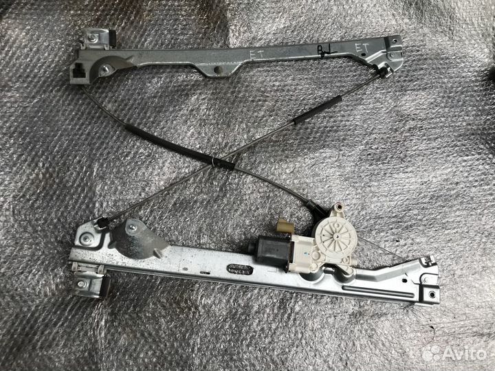 Стеклоподъемник задний левый Escalade, Suburban