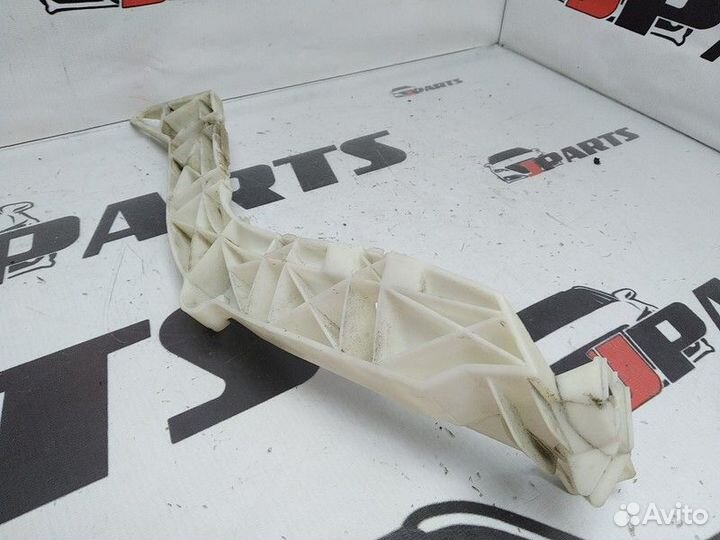 Кронштейн заднего бампера Mazda 3 BK