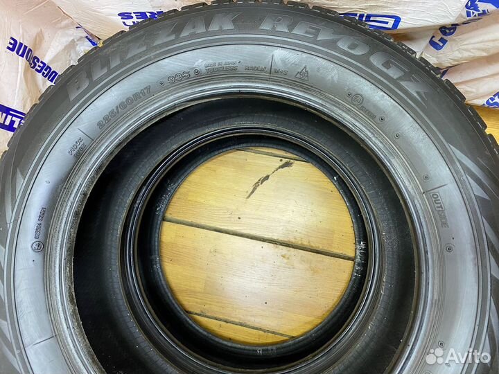 Bridgestone Blizzak Revo GZ 225/60 R17 99S