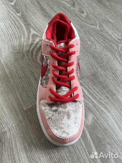 Кроссовки для девочки