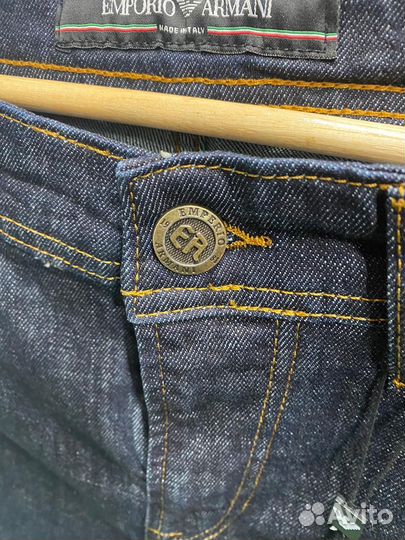 Джинсы armani