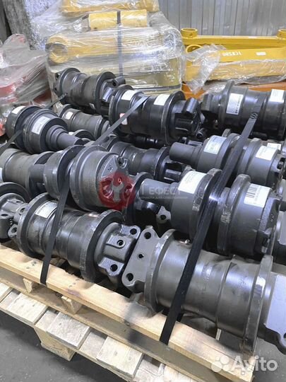 Каток поддерживающий Hitachi ZX225uslc-5G 9235892
