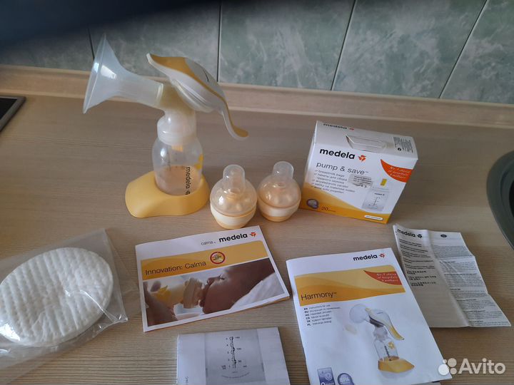 Молокоотсос ручной +набор для кормления Mebela