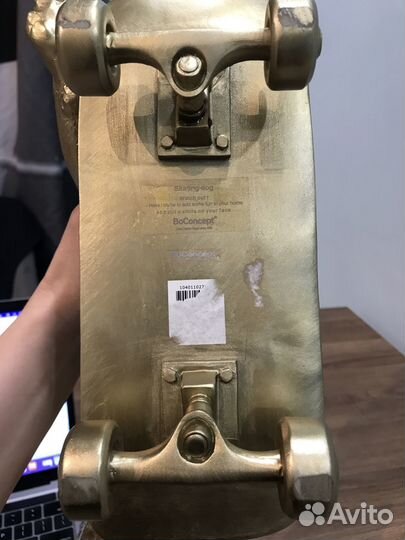 Скульптура собака на скейте Boo Concept