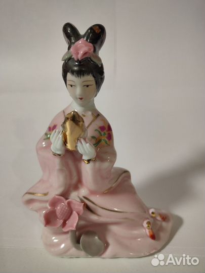 Фарфоровые статуэтки гейши