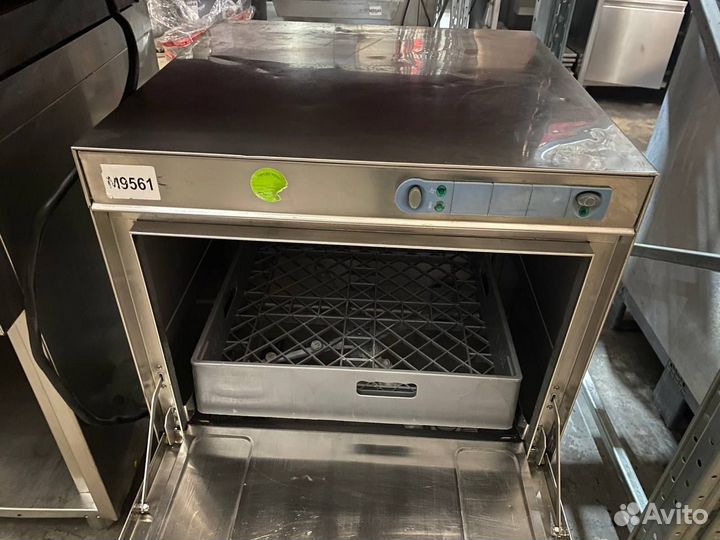 Фронтальная посудомойка