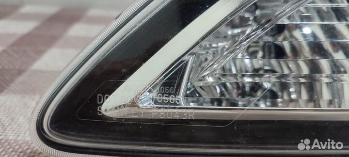 Фонарь задний правый в крышку багажника Мазда 3 bl