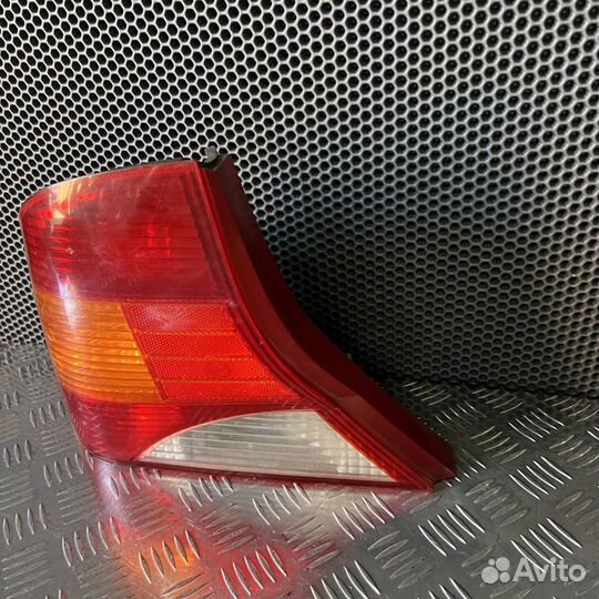 Фонарь задний Ford Focus