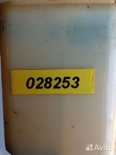 Бачок гур Volkswagen Passat B5 8D0422373C