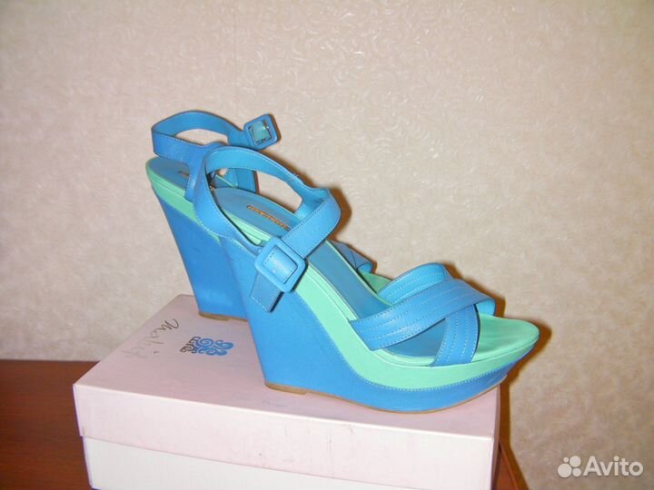 Босоножки Basconi