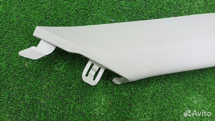 Обшивка стойки передняя правая Kia K5 DL3 G4NA