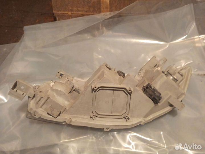 Фары toyota allion ZT26 HLL 20-447