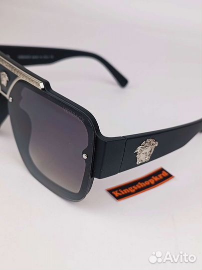 Солнечные очки Versace