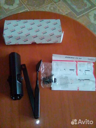 Доводчик дверной dorma
