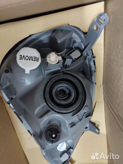 Фара левая новая Toyota Yaris