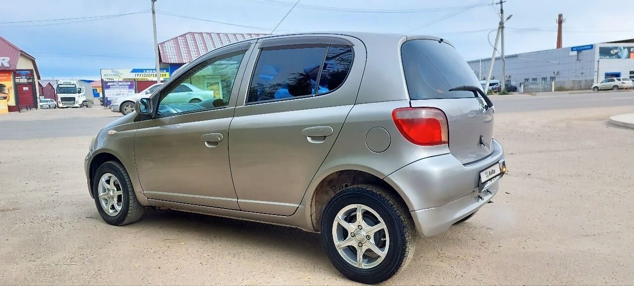 Toyota Vitz: фото владельца