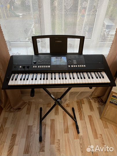 Синтезатор Yamaha PSR E423 + стойка