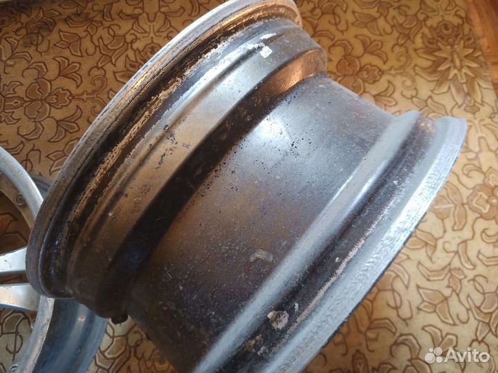 Диски истана