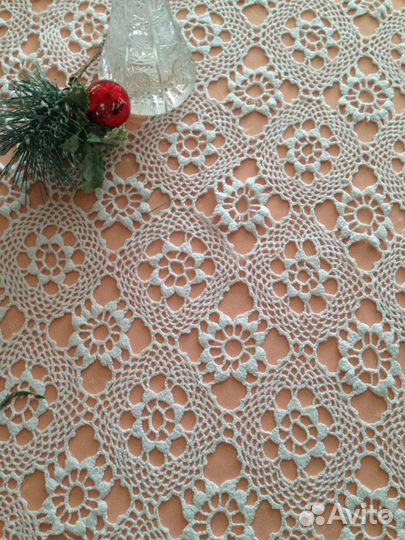 Старинные подзоры и наволочка.Ажурные скатерти