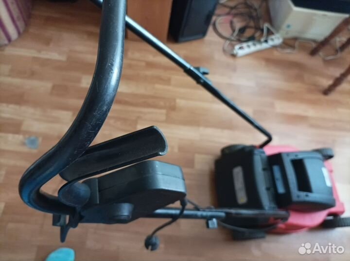 Газонокосилка электрическая