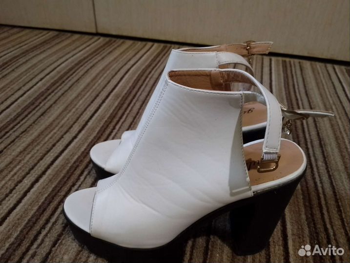 Босоножки женские 38 размер