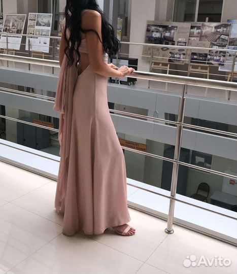 Вечернее платье на торжественное мероприятие