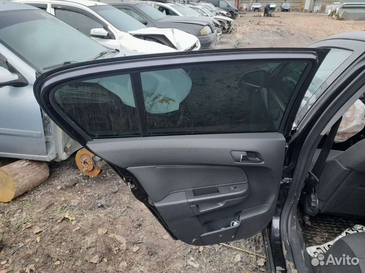 Дверь задняя левая Opel Astra H хэтчбек
