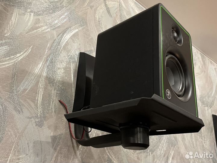 Кронштейн для колонок