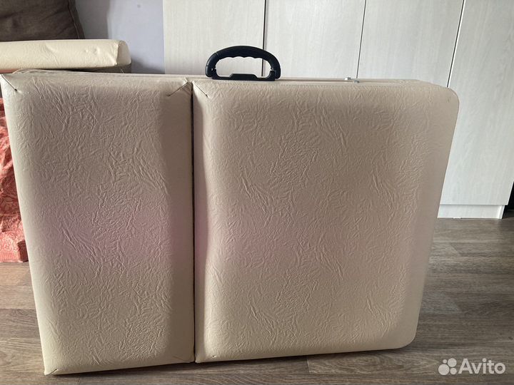 Массажный стол