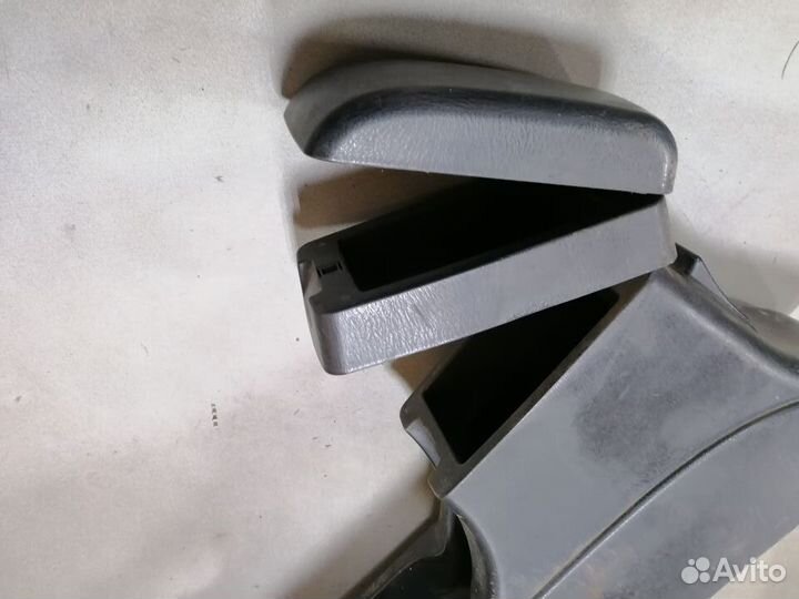 Консоль между сидениями Lifan Breez 2007-2014