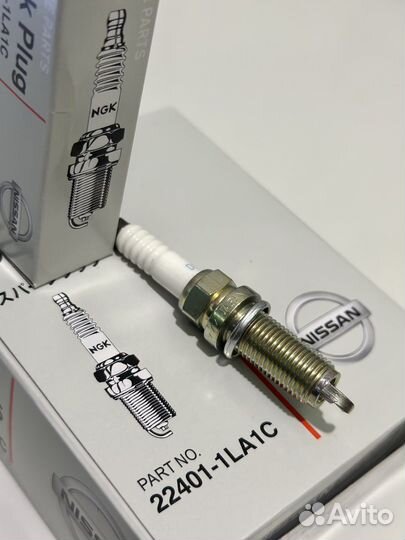 Свеча зажигания Nissan Infiniti 22401-1LA1C