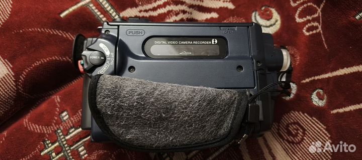 Видеокамера Digital8 - Sony DCR-TRV140E