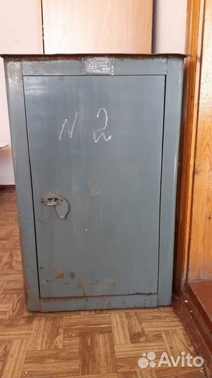 Шкаф металлический двухсекционный