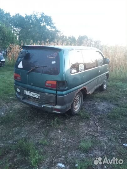 Мицубиси Делика