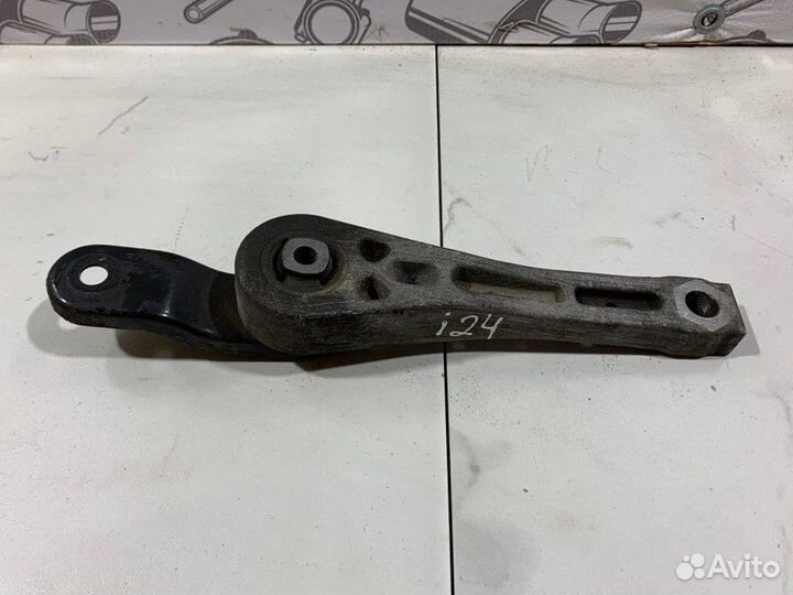 Опора двигателя задняя Skoda Octavia A5