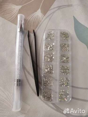 Стразы для маникюра. Новый набор