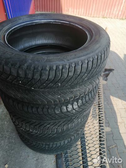 Goodyear Vector 4Seasons SUV 235/55 R17 103H