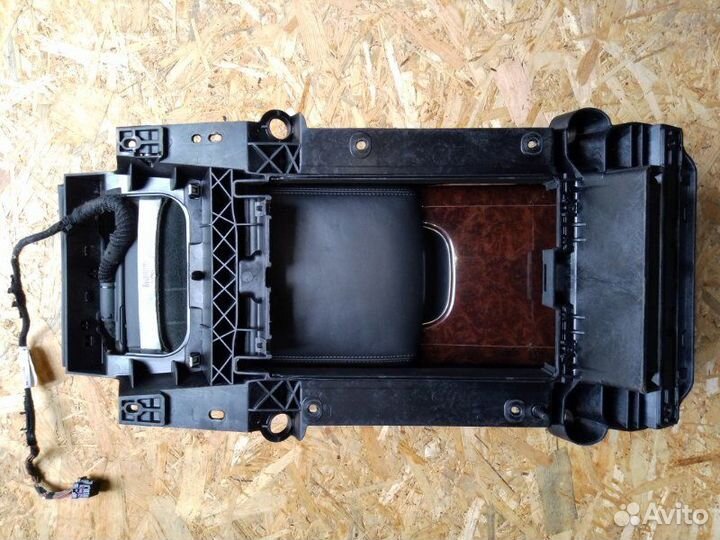 Подлокотник задний Audi A8 D4 long 4.2 cdra 2011