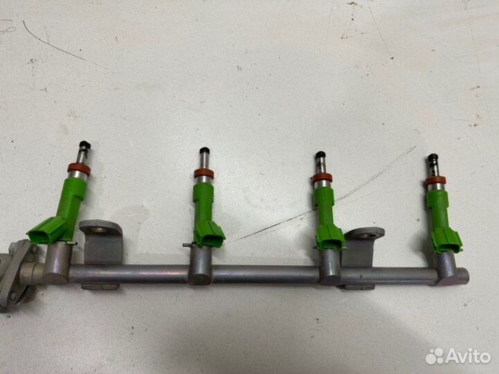 Рулевая рейка с форсунками передняя Toyota Camry