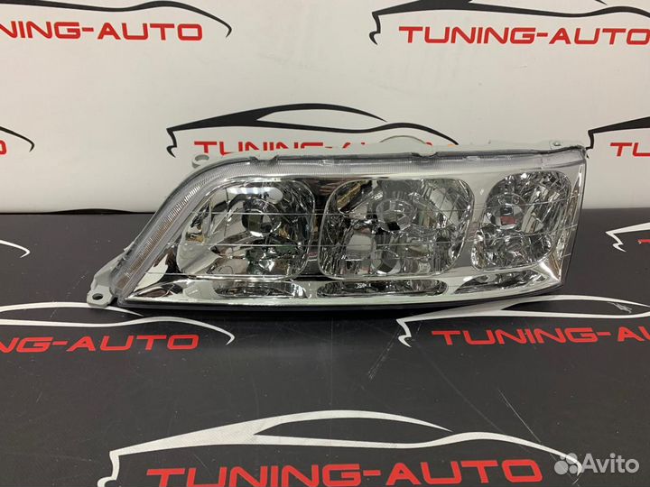 Фары Toyota Mark II (X100/105) 1996-2001 год (комплект, светлые)