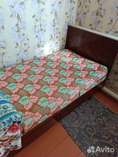 Кровати, диваны